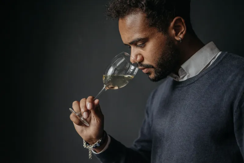 Tu cerebro también bebe: la neurociencia detrás del placer que te da un buen Rioja